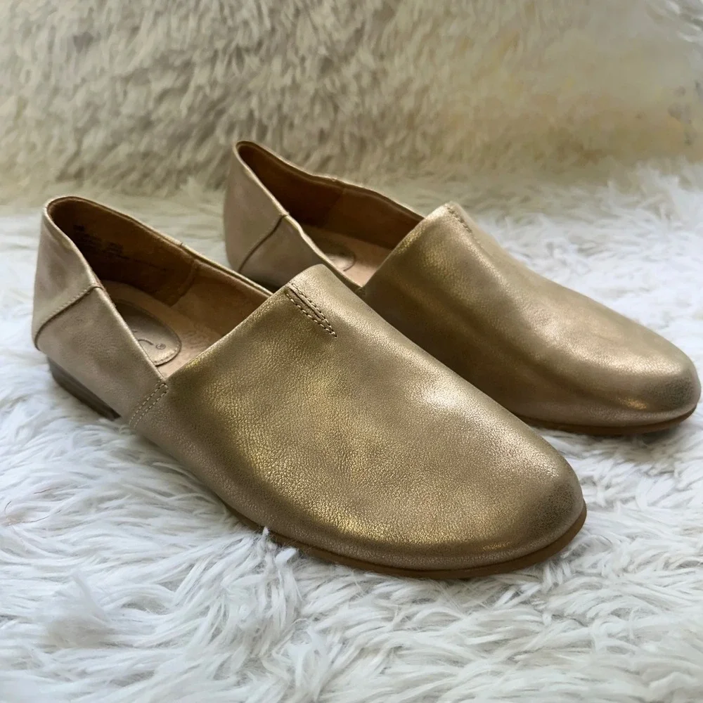 B.O.C Gold Metallic Closed Toe Comfy Cushioned Flat Loafers Faux Leather sz 8M